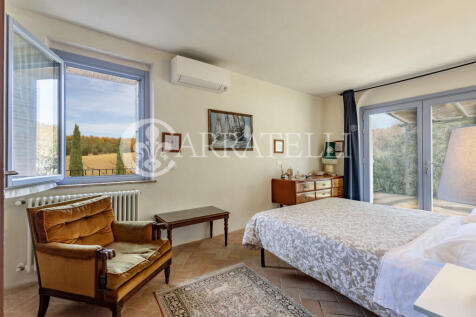 Casale con piscina a