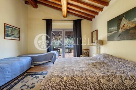 Casale con piscina a