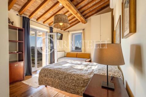 Casale con piscina a