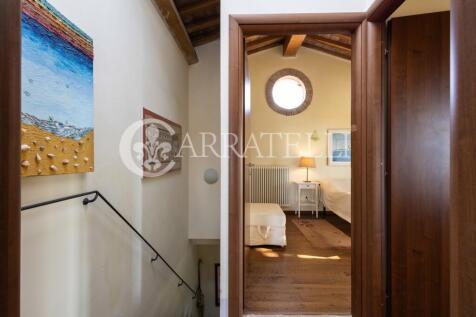 Casale con piscina a