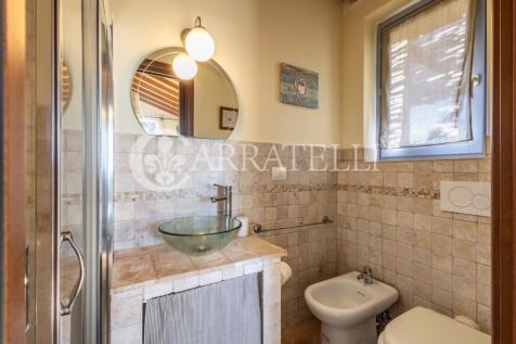 Casale con piscina a