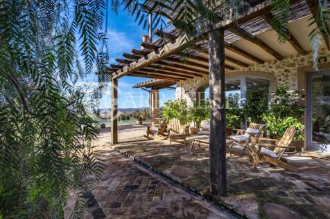 Casale con piscina a