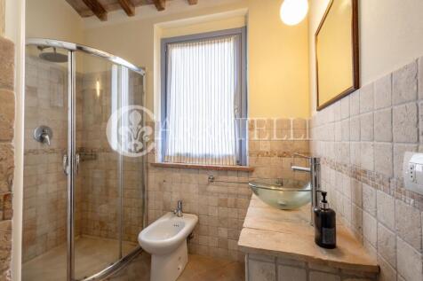 Casale con piscina a