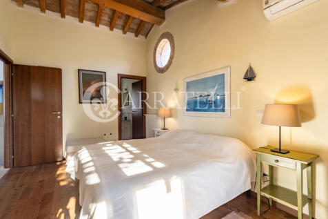 Casale con piscina a
