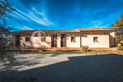 Casale con piscina e