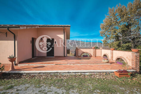 Casale con piscina e