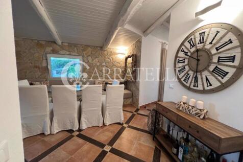 villa con piscina al