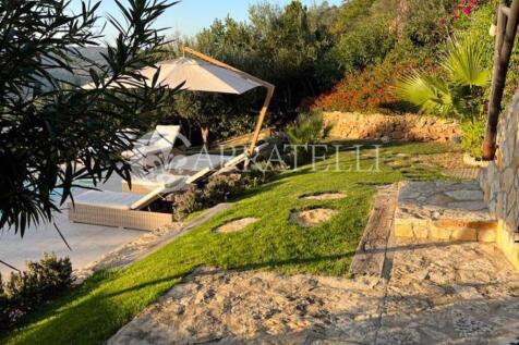 villa con piscina al