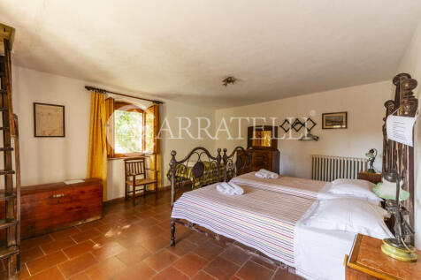 Villa con azienda ag