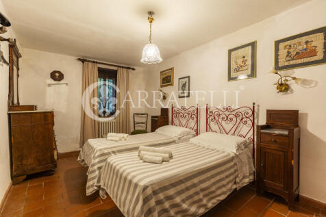 Villa con azienda ag
