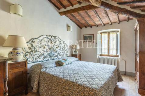 Casali rustici con p