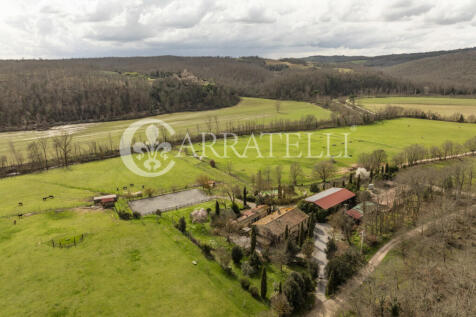 Casale con centro ip