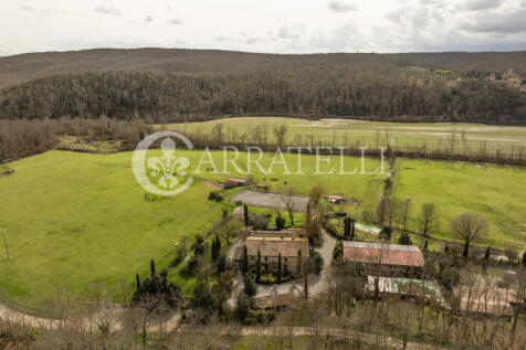 Casale con centro ip