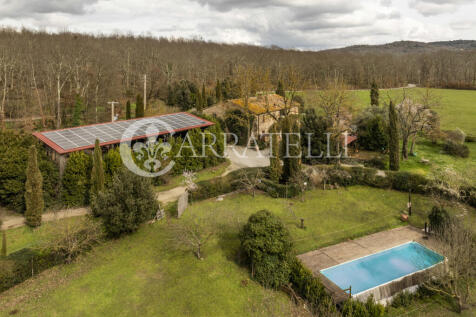 Casale con centro ip