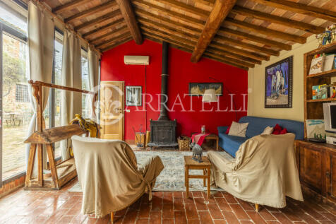 Casale con centro ip