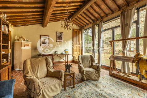 Casale con centro ip
