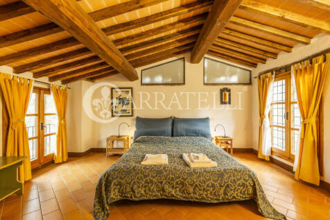 Casale con centro ip