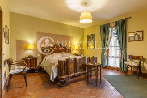 Casale con centro ip