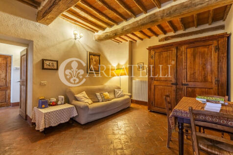 Casale con centro ip