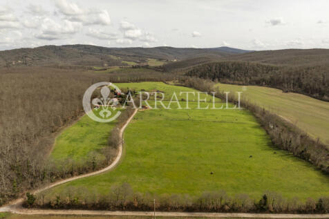 Casale con centro ip
