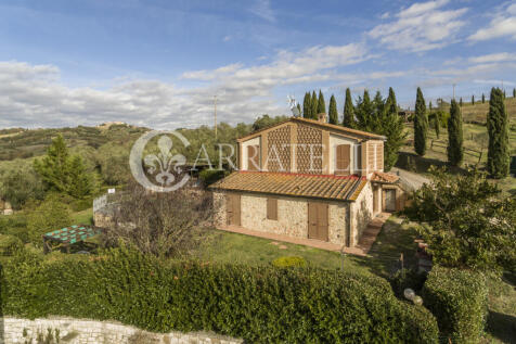 Podere con piscine e