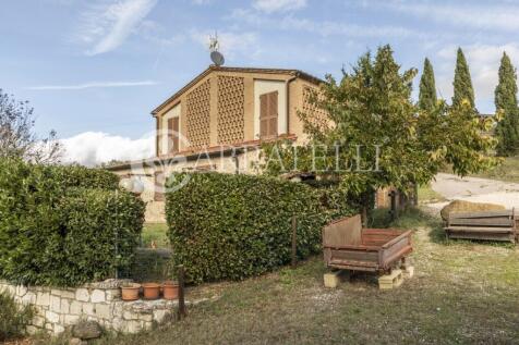 Podere con piscine e