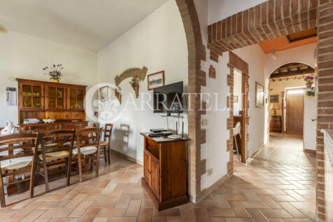 Podere con piscine e