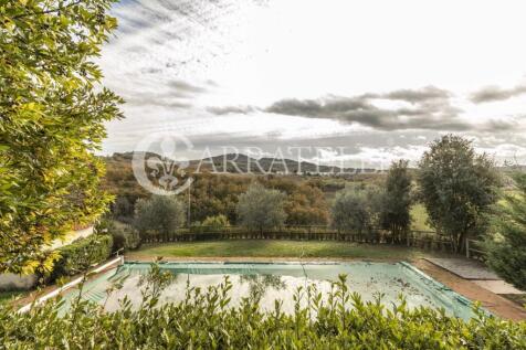 Podere con piscine e