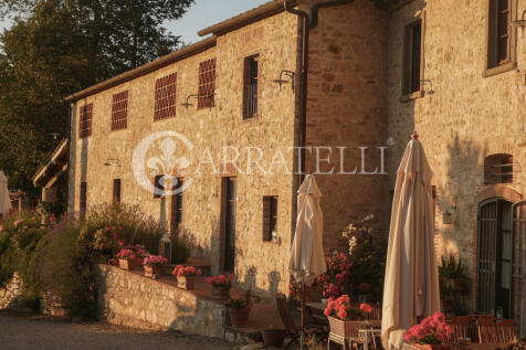 Casale con piscina n