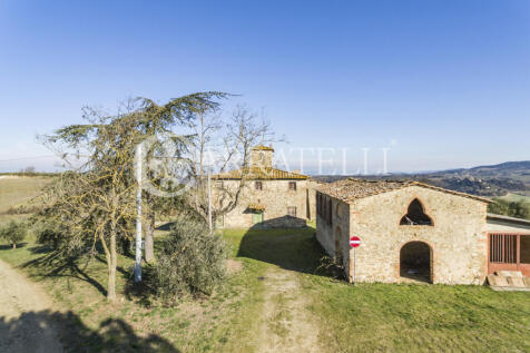 Casale con terreno a