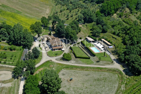 Tenuta con ricettivo