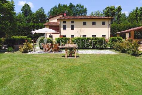 Casale con attività