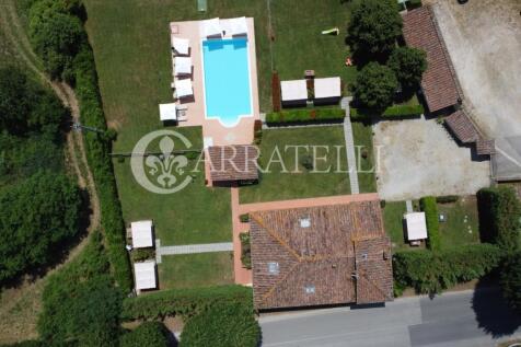Casale con attività