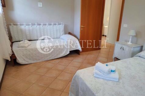 Casale con attività