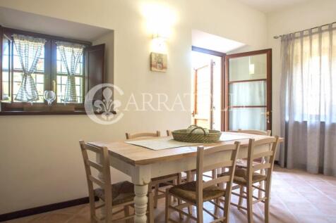 Casale con attività