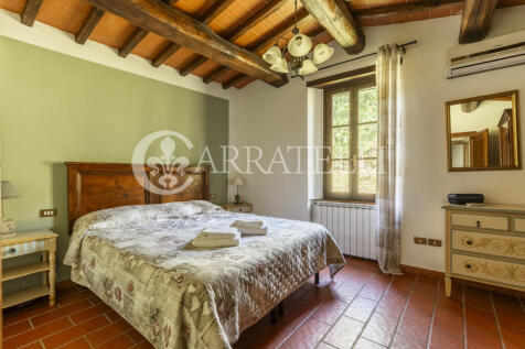 Casale con piscina p