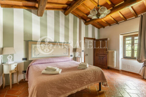 Casale con piscina p