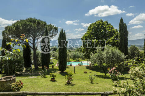 Casale con piscina p