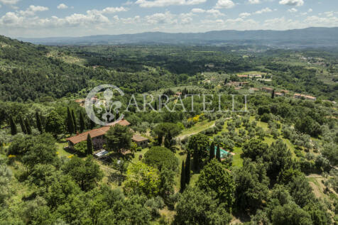 Casale con piscina p