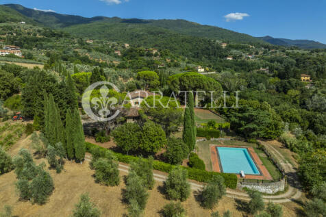 Tenuta con terreno e