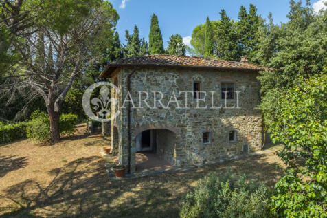 Tenuta con terreno e