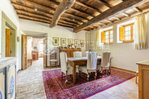 Tenuta con terreno e