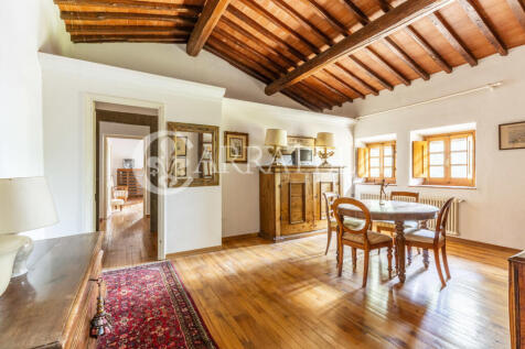 Tenuta con terreno e