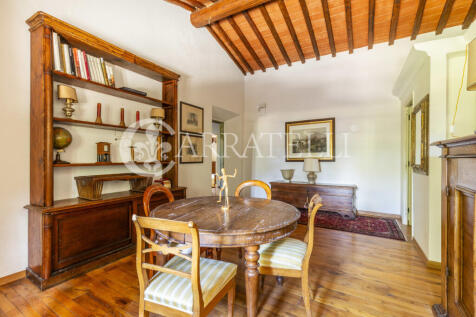 Tenuta con terreno e