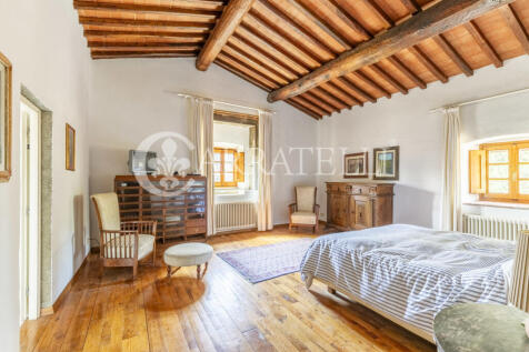 Tenuta con terreno e
