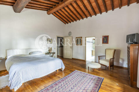 Tenuta con terreno e