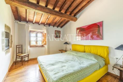 Tenuta con terreno e