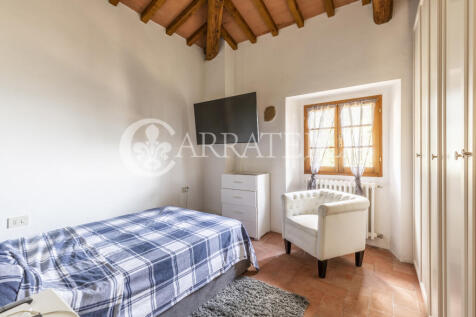 Tenuta con terreno e