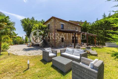 Casale vicino al Cen