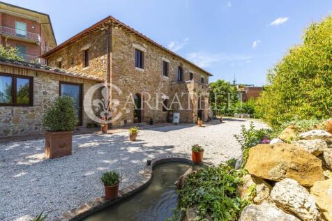 Casale vicino al Cen